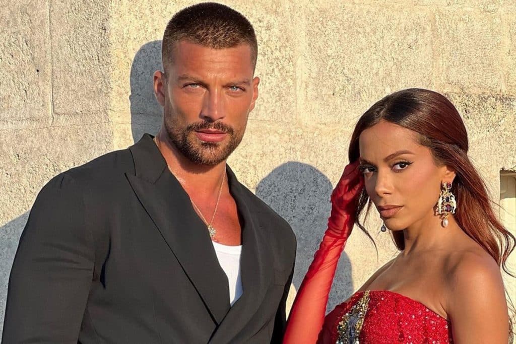 Simone Susinna viveu affair com Anitta durante o verao europeu